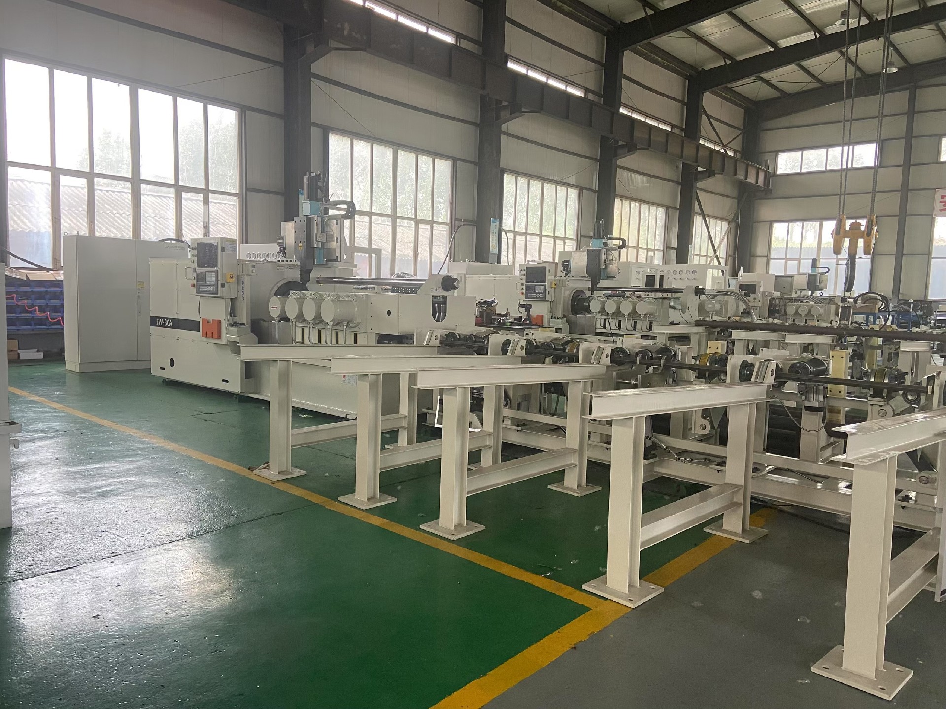 Friction welding machine with automatic loading .jpg